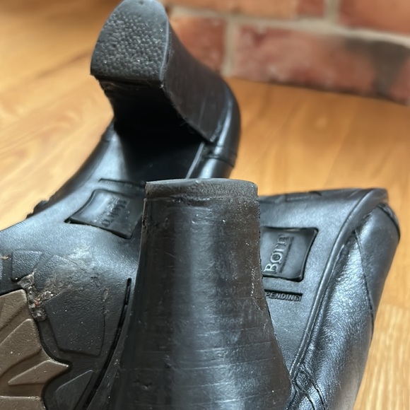 Born black leather ankle booties 3” heel size 7.5 EUC very comfortable - Picture 7 of 13